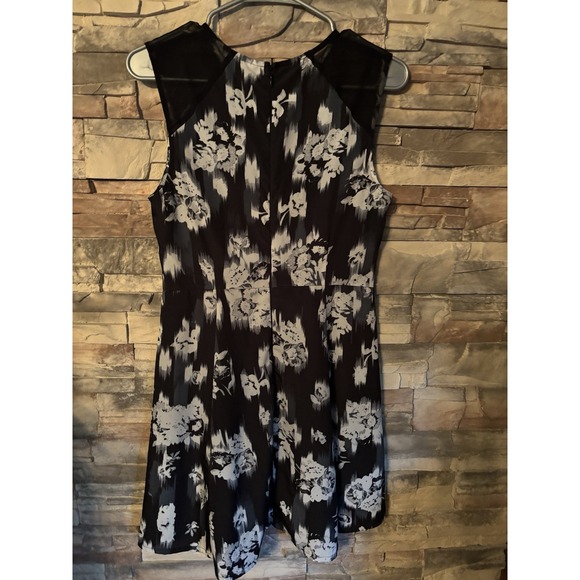 Jack Dress Black Floral Size 6 A-line - Picture 3 of 4